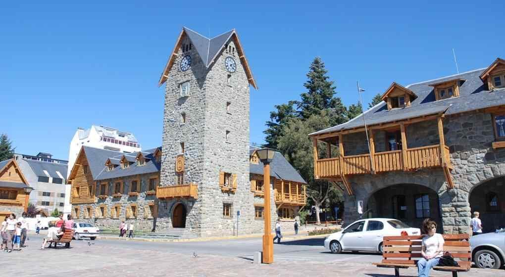 Bariloche dispuso que los viajes de egresados previstos para los próximos días se reprogramen para el 2022.