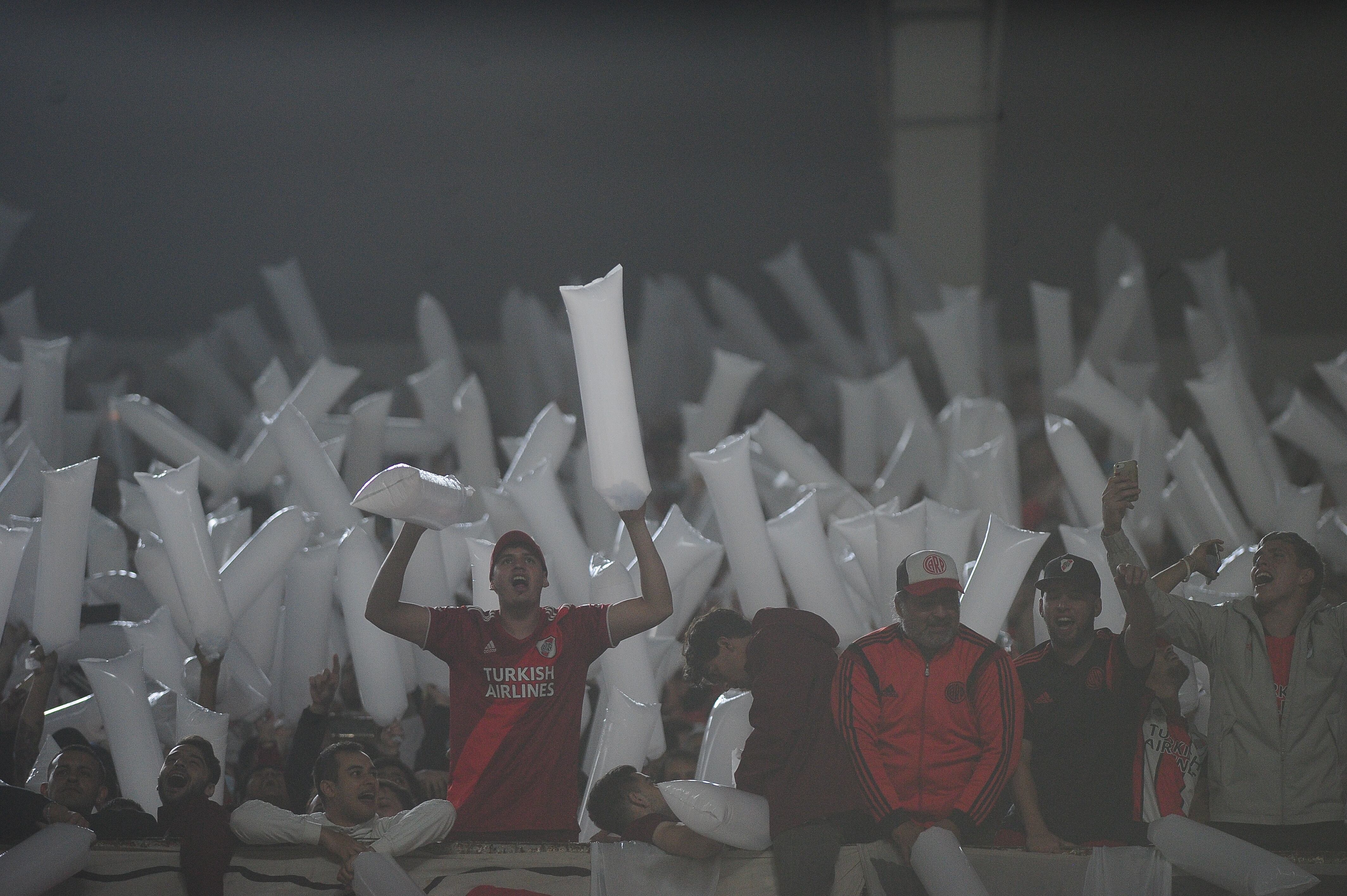 Los hinchas colmaron el Monumental para celebrar el campeonato. Foto Clarín.