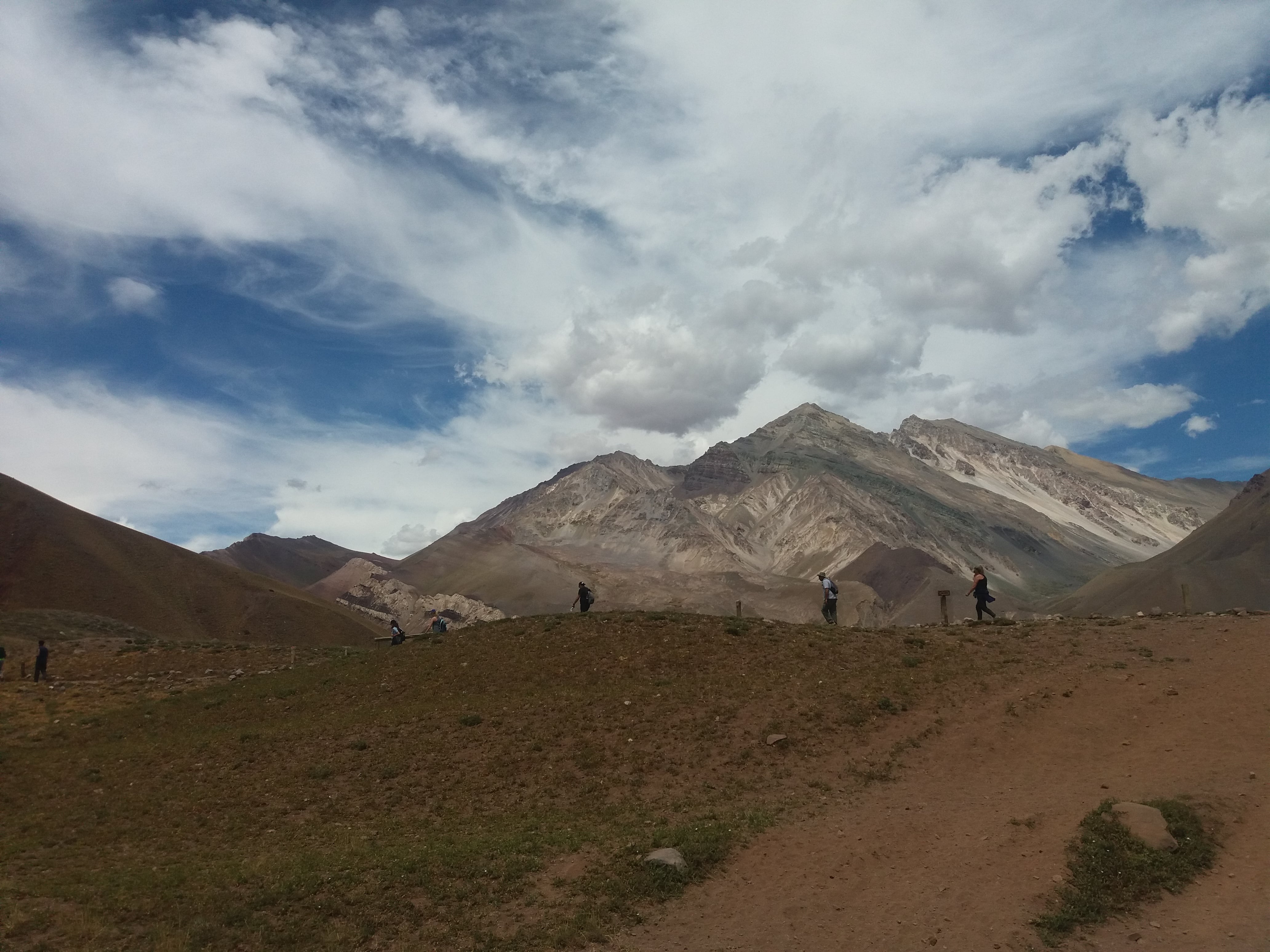 Mendoza avanza en la creación de un Sendero de Gran Recorrido de los Andes que unirá el Aconcagua con el paso Pehuenche. Foto: Prensa Gob. de Mendoza