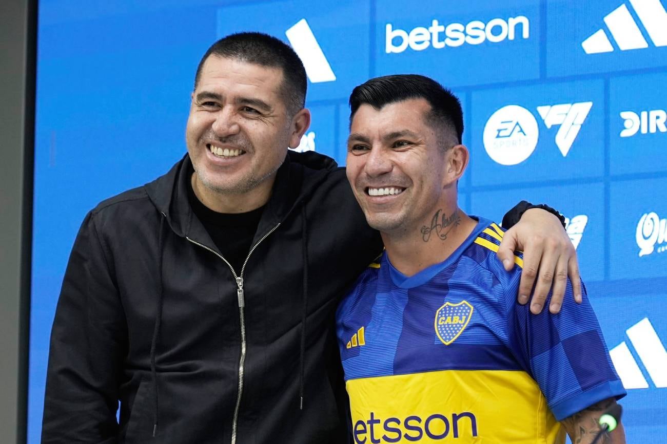 Gary Medel podría hacer su estreno en Boca (Prensa Boca)