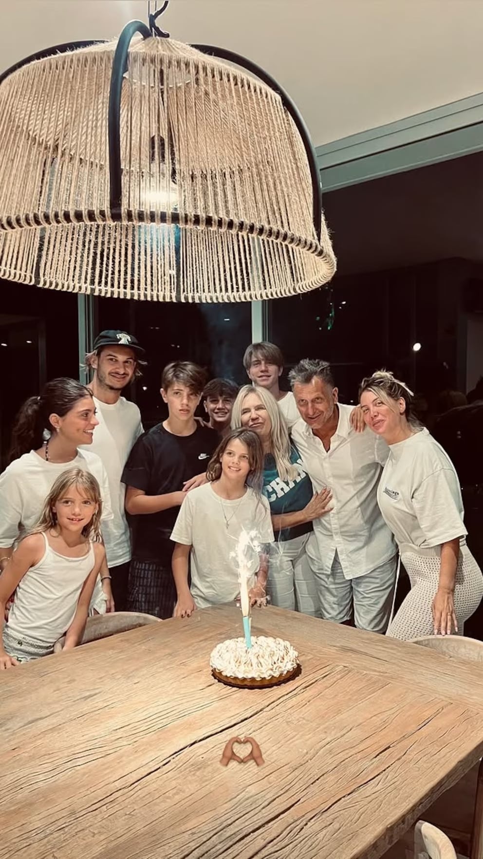 La familia se reunió en la casa de Santa Bárbara para celebrar el cumpleaños de Rafael Stancanelli, pareja de Nora Colosimo, madre de Wanda. 