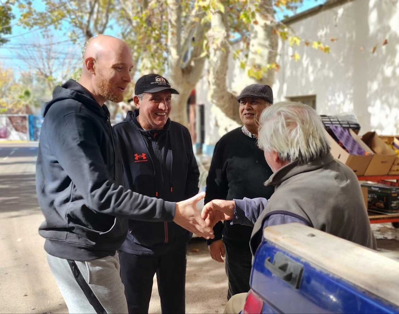 Esteban Allasino en campaña a precandidato a intendente en el departamento de Luján de Cuyo