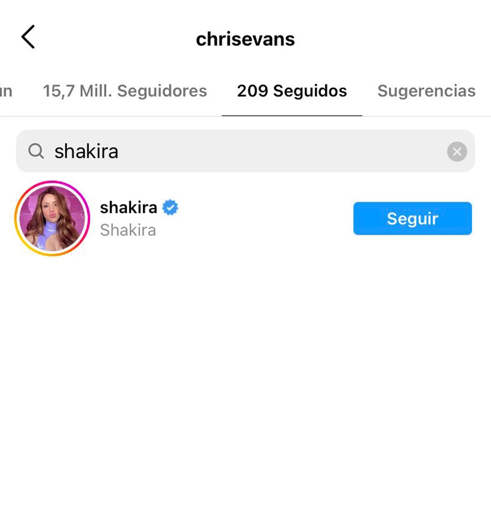 Chris Evans empezó a seguir a la cantante.