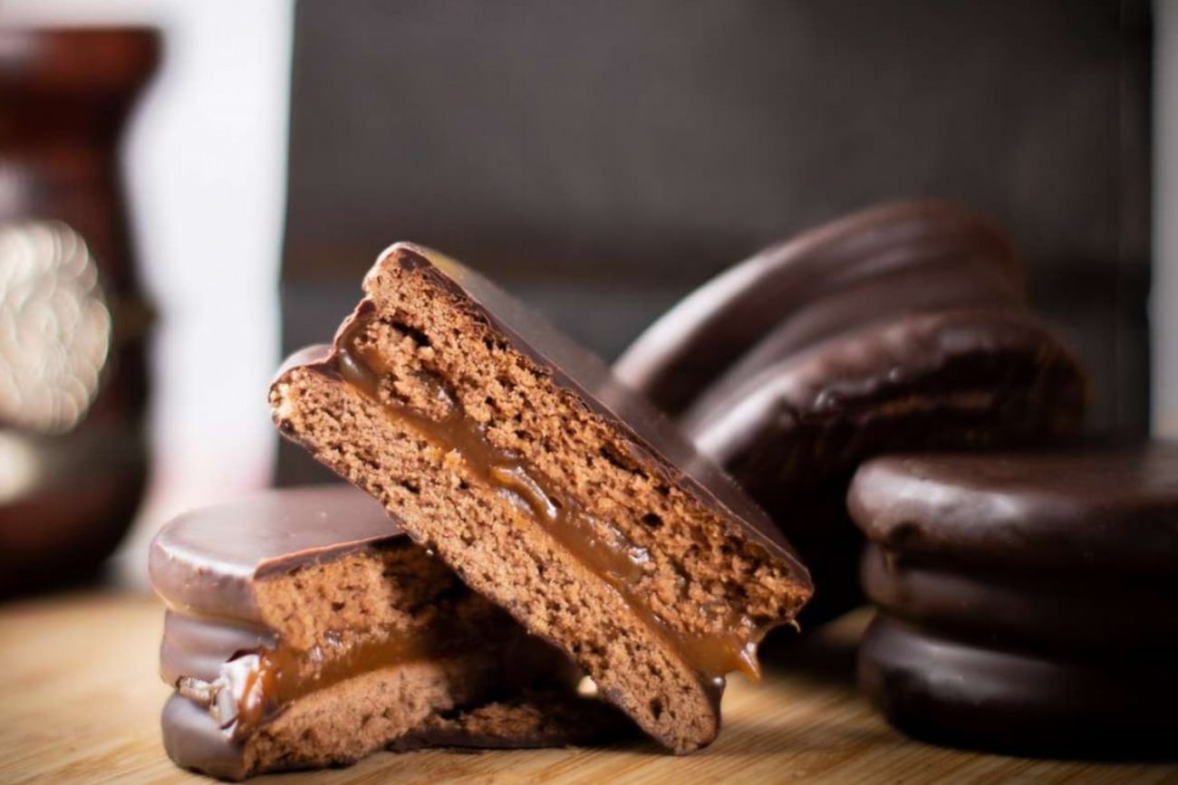 Así podés preparar el mejor alfajor de chocolate casero en tan sólo 20 minutos