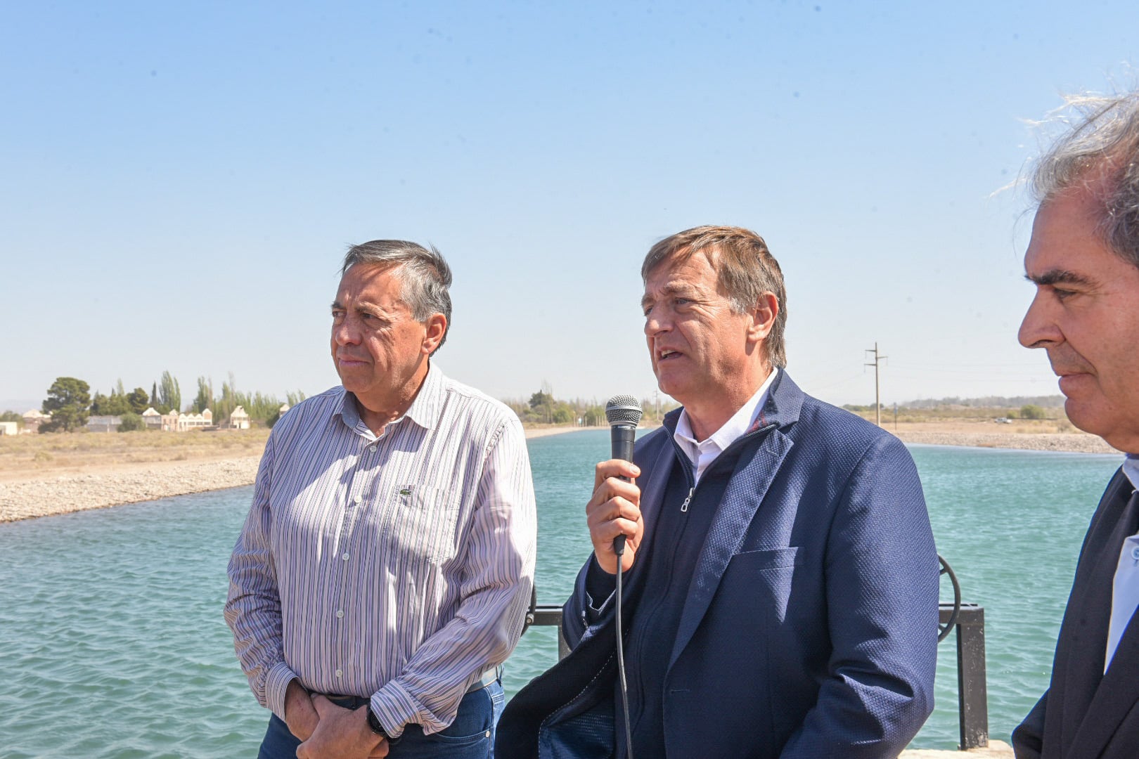 El gobernador Rodolfo Suárez en San Rafael junto al titular de Irrigación, Sergio Marinelli