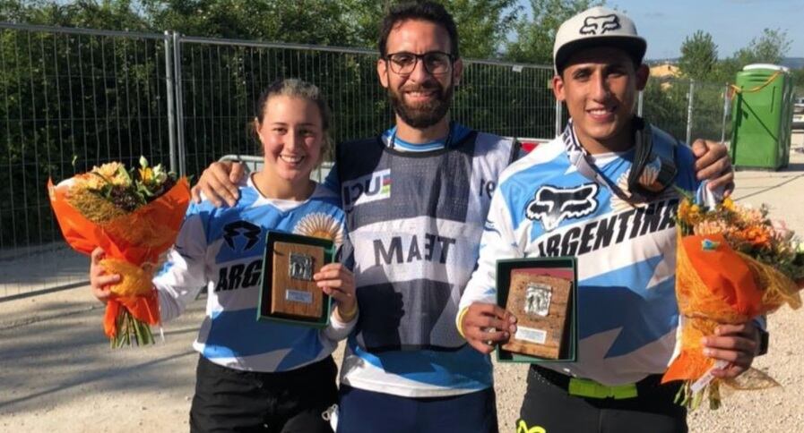 Ignacio Kaul (centro), es el técnico de la Selección Argentina de BMX