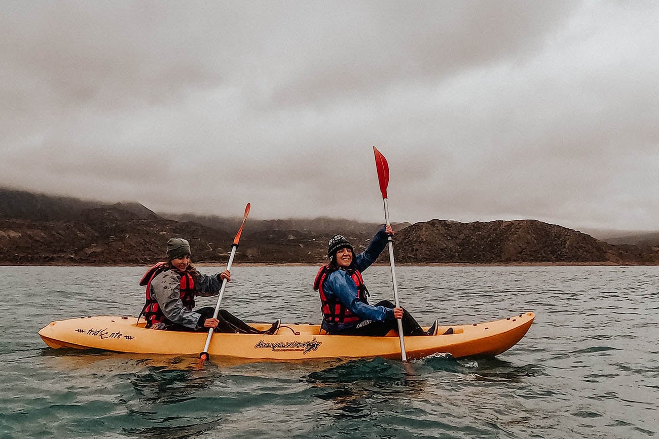 Kayak. Este dique Potrerillos es el punto obligado de todos quienes disfrutan de los deportes acuáticos. (Autoría Potrerillos Explorer)