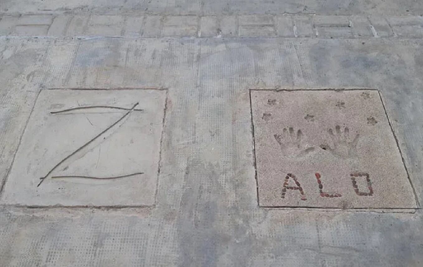 Un recuerdo de Guy Williams en la casa de Araceli Lisazo en San Luis (Foto cedida por Araceli Lisazo a Infobae) 