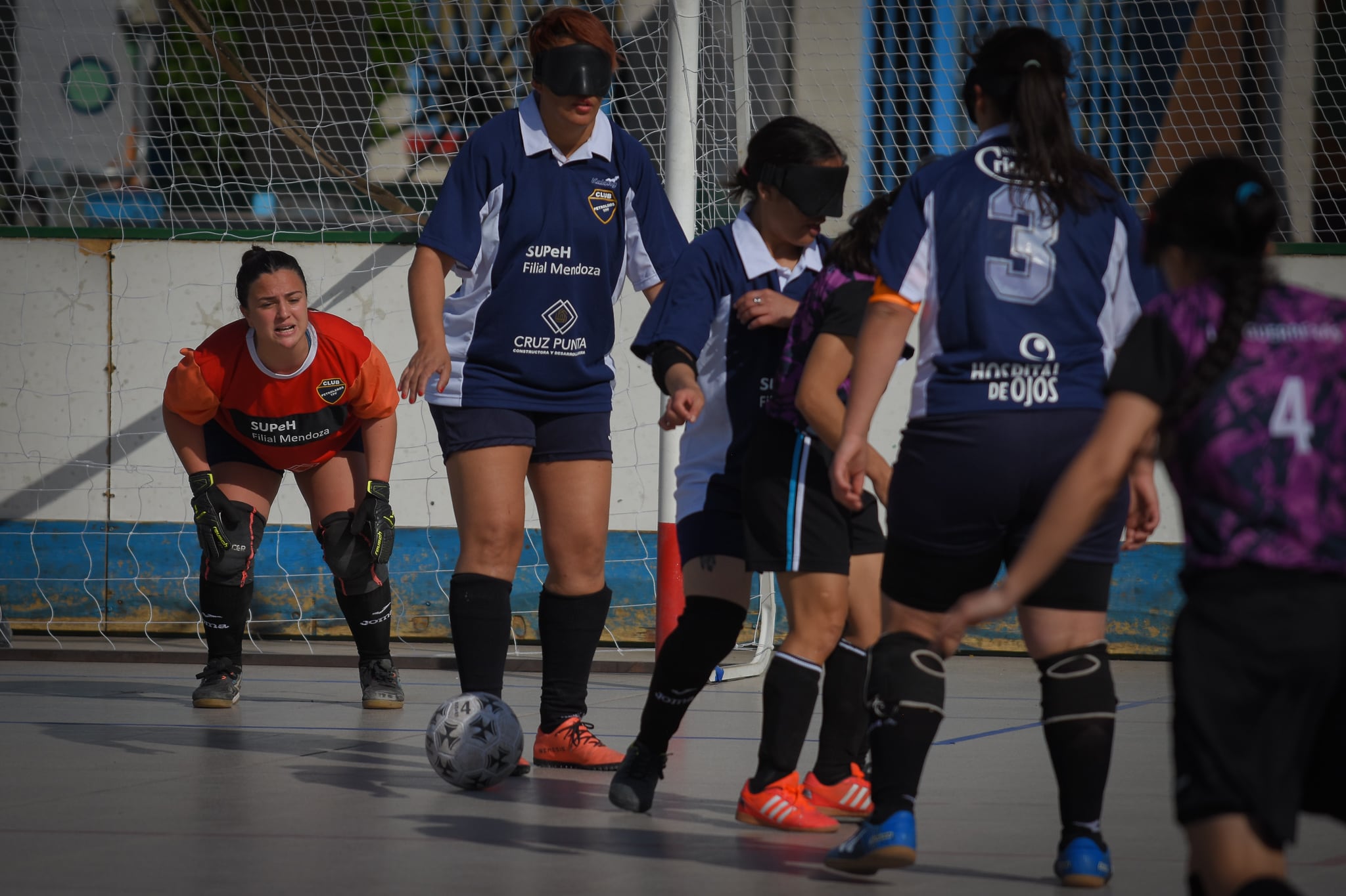 Equipo Femenino de Futbol para Ciegas de YPF Petroleras participa en el Torneo Nacional 
Foto Claudio Gutiérrez Los Andes