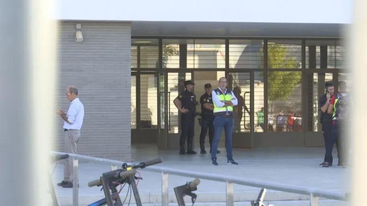 El colegio fue inmediatamente evacuado. Foto: ABC de Andalucía.