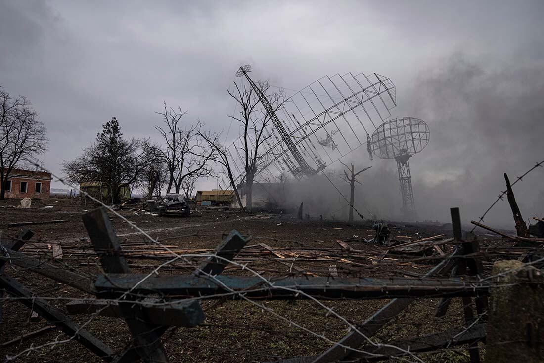 Rusia lanzó una andanada de ataques aéreos y con misiles en Ucrania el jueves temprano. (AP)