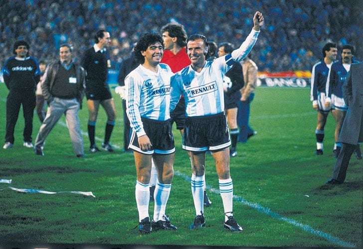 Maradona y Menem, dos ilustres fallecidos en 2020.