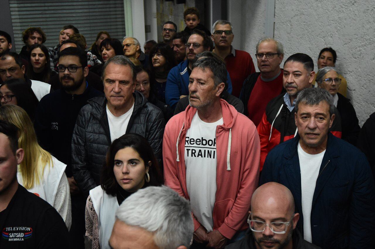 Acto por el día de la Lealtad Peronista. Sindicalistas de diferentes gremios se hicieron presentes en el acto. La presidente del partido, Anabel Sagasti estuvo presente en el salón junto a otras autoridades políticas.
Foto: Mariana Villa / Los Andes 