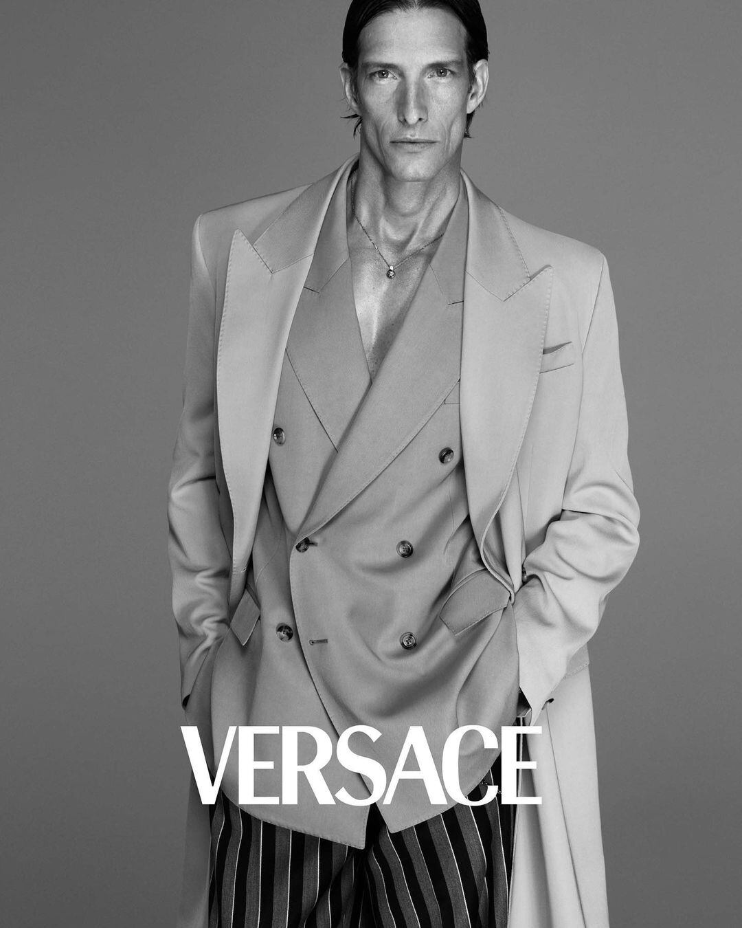 Iván de Pineda vuelve a Versace.