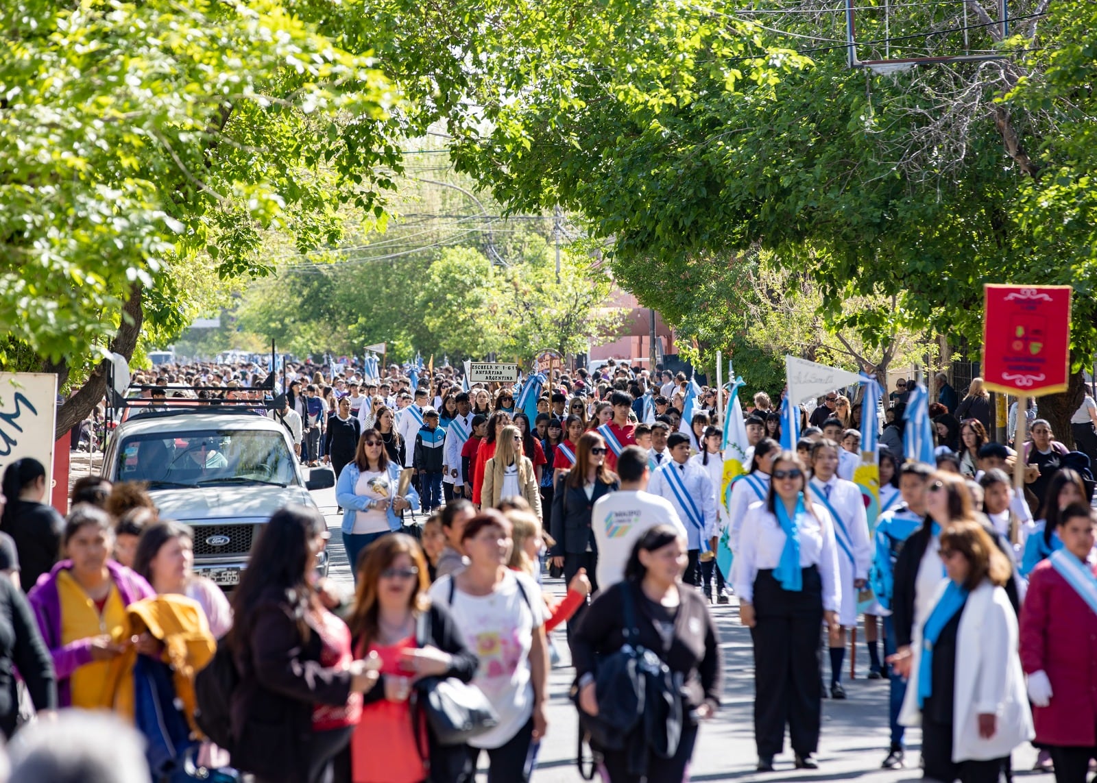 Masiva celebración por las calles de Maipú