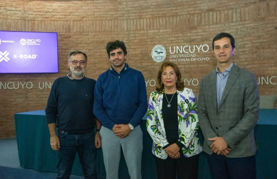  Su impacto en la vida de nuestros estudiantes, docentes, personal de apoyo académico y graduados, será realmente profundo”, comentó la rectora Esther Sánchez. Foto: UNCuyo