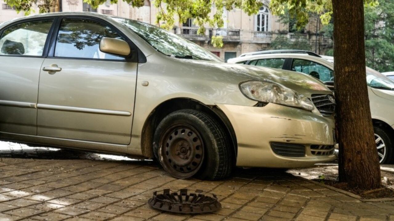 El asalto ocurrió este mediodía, cuando el funcionario francés iba a bordo de una camioneta BMW negra por el acceso al policlínico Pami. Gentileza: Rosario 3.