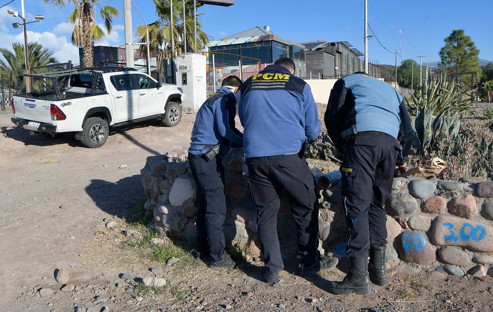 Moncho Pérez fue atacado violentamente a piedrazos este lunes en la zona de los Caracoles de Chacras. Foto: Orlando Pelichotti / Los Andes.
