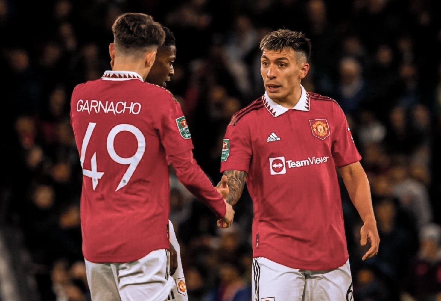 Alejandro Garnacho y Lisandro Martínez fueron titulares en el partido del Manchester United.