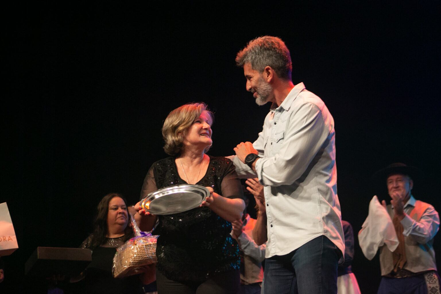 Con un emotivo acto se realizó el cierre de ciclo de la escuela de danzas Jesús Vera Arenas