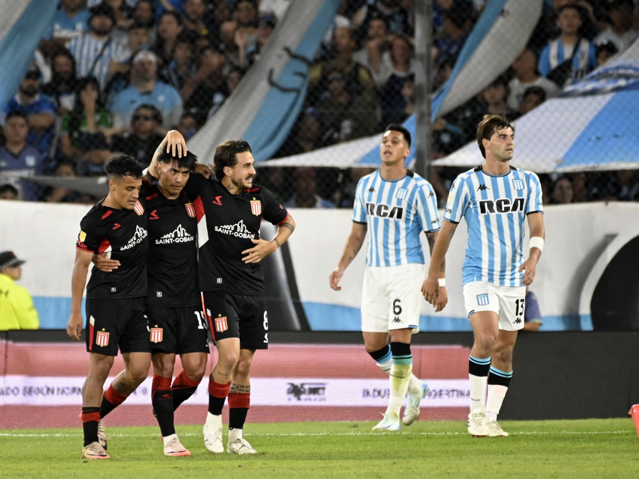 La derrota de Racing a manos de Estudiantes le dejó el campeonato en bandeja a Vélez. /Foto: web