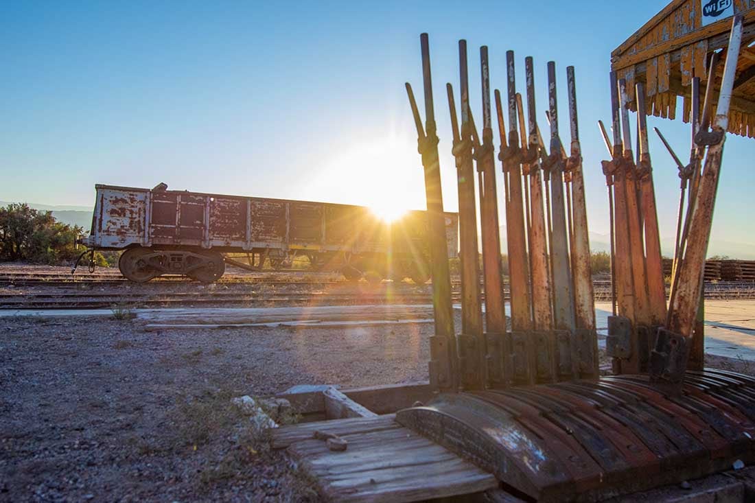 Vieja estación del ferrocarril  Gral San Martin en Jocolí, un pueblo que sobrevive a los costados de la Ruta 40