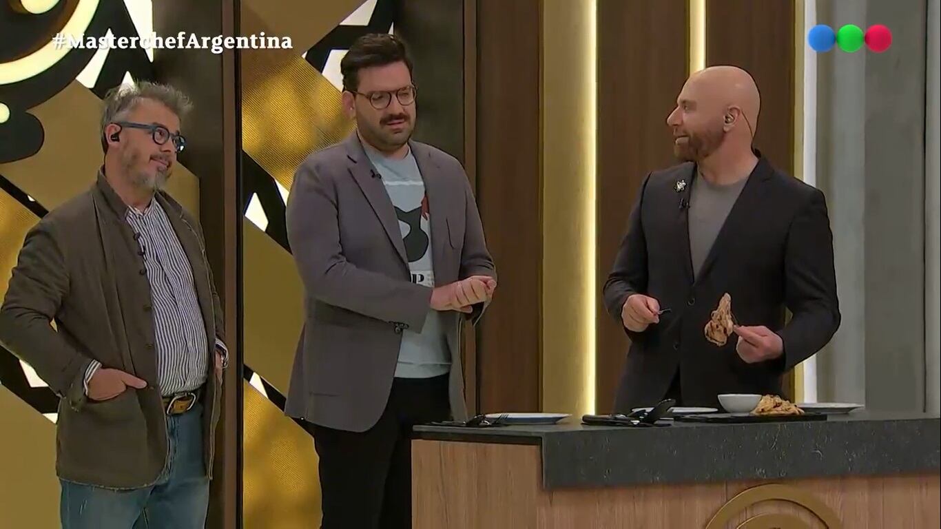 Donato de Santis se tentó de risa al escuchar los apellidos de Gastón Soffritti en Masterchef Celebrity 3