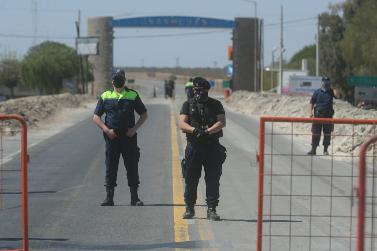 El personal policial puntano ya se encuentra en el lugar. - Ignacio Blanco / Los Andes