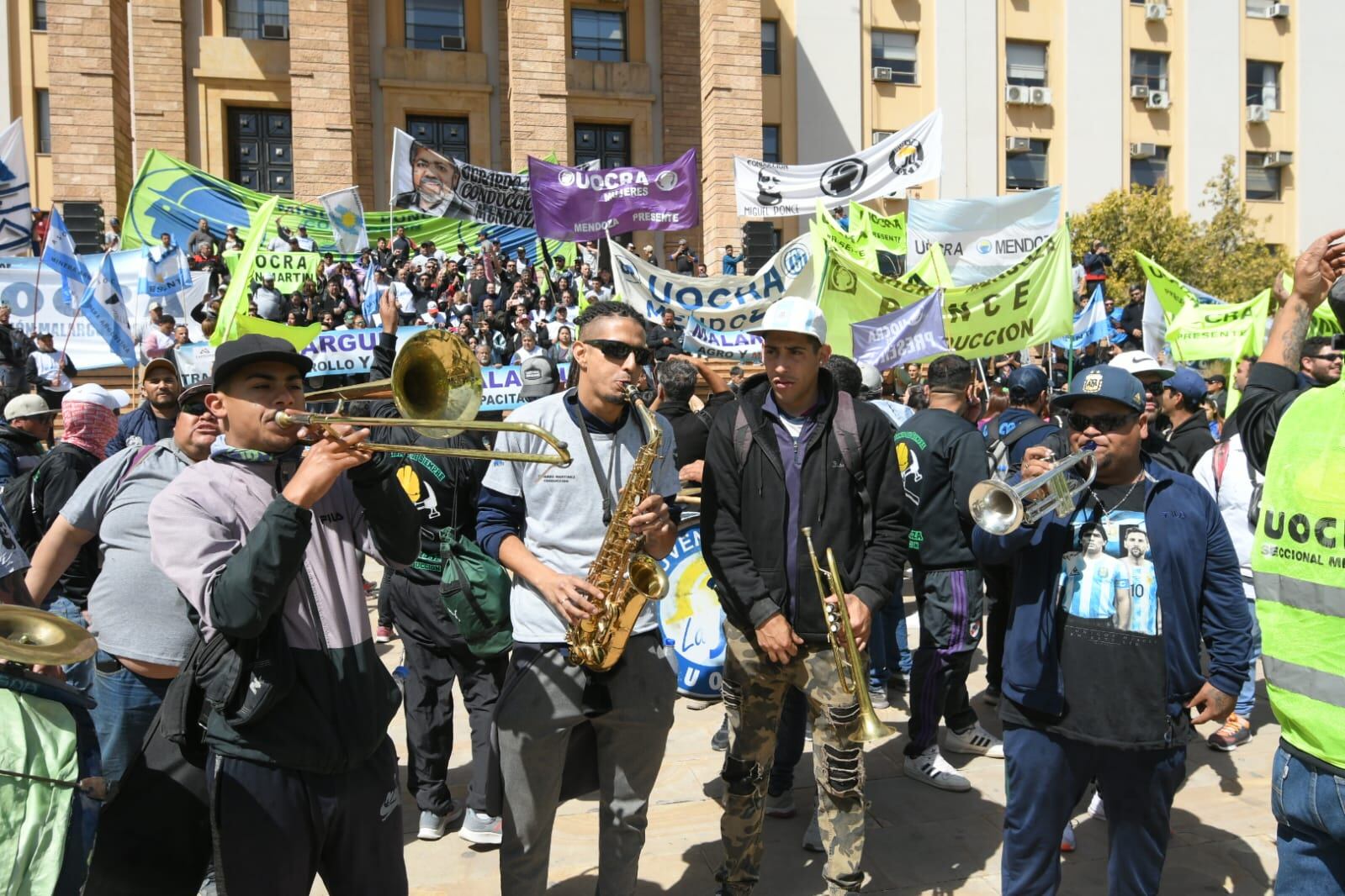 La UOCRA marchó a favor de la minería en Malargüe. Foto: Ignacio Blanco / Los Andes