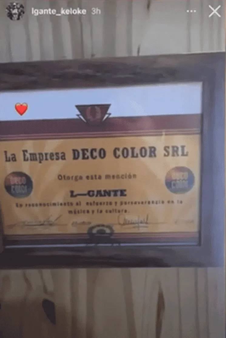 L-Gante fue reconocido por un comercio y la placa "enojó" a Amalia Granata.