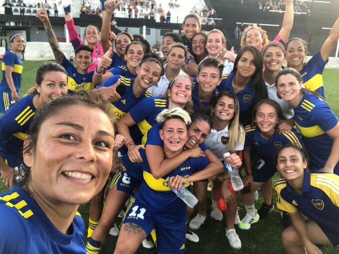 Las Gladiadoras festejaron el triunfo frente a River.