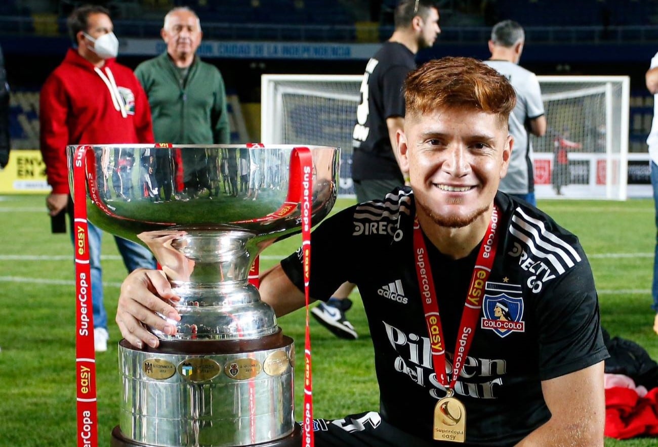 Leonardo Gil es una de las figuras del equipo de Almirón, y salió campeón de Chile.