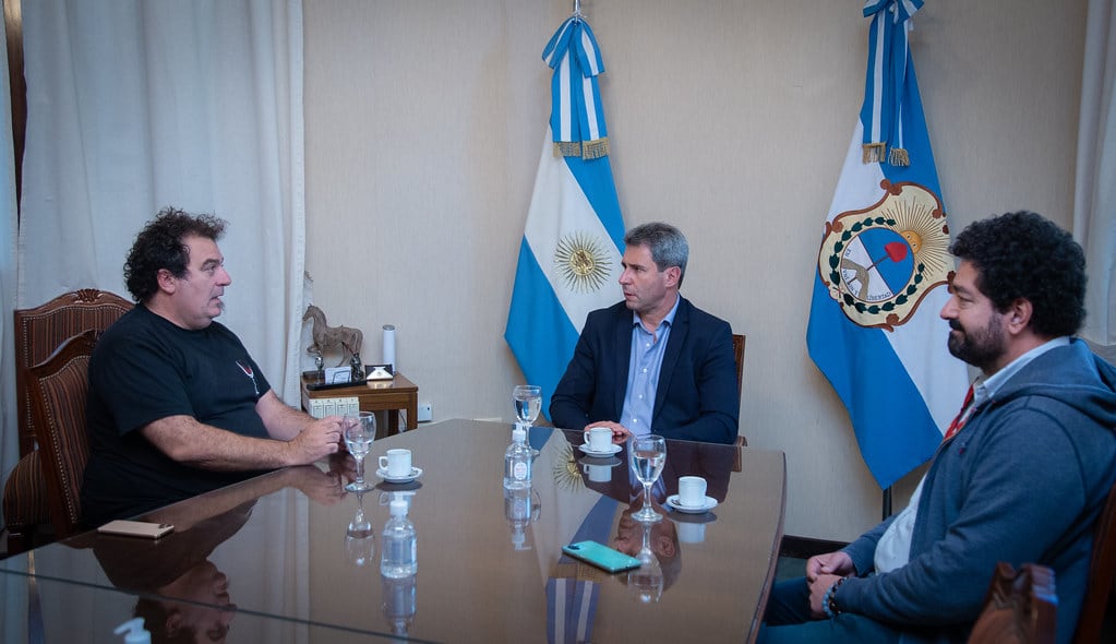 Alejandro Vigil y Mauricio Bullaude junto al Gobernador de San Juan. - Gentileza