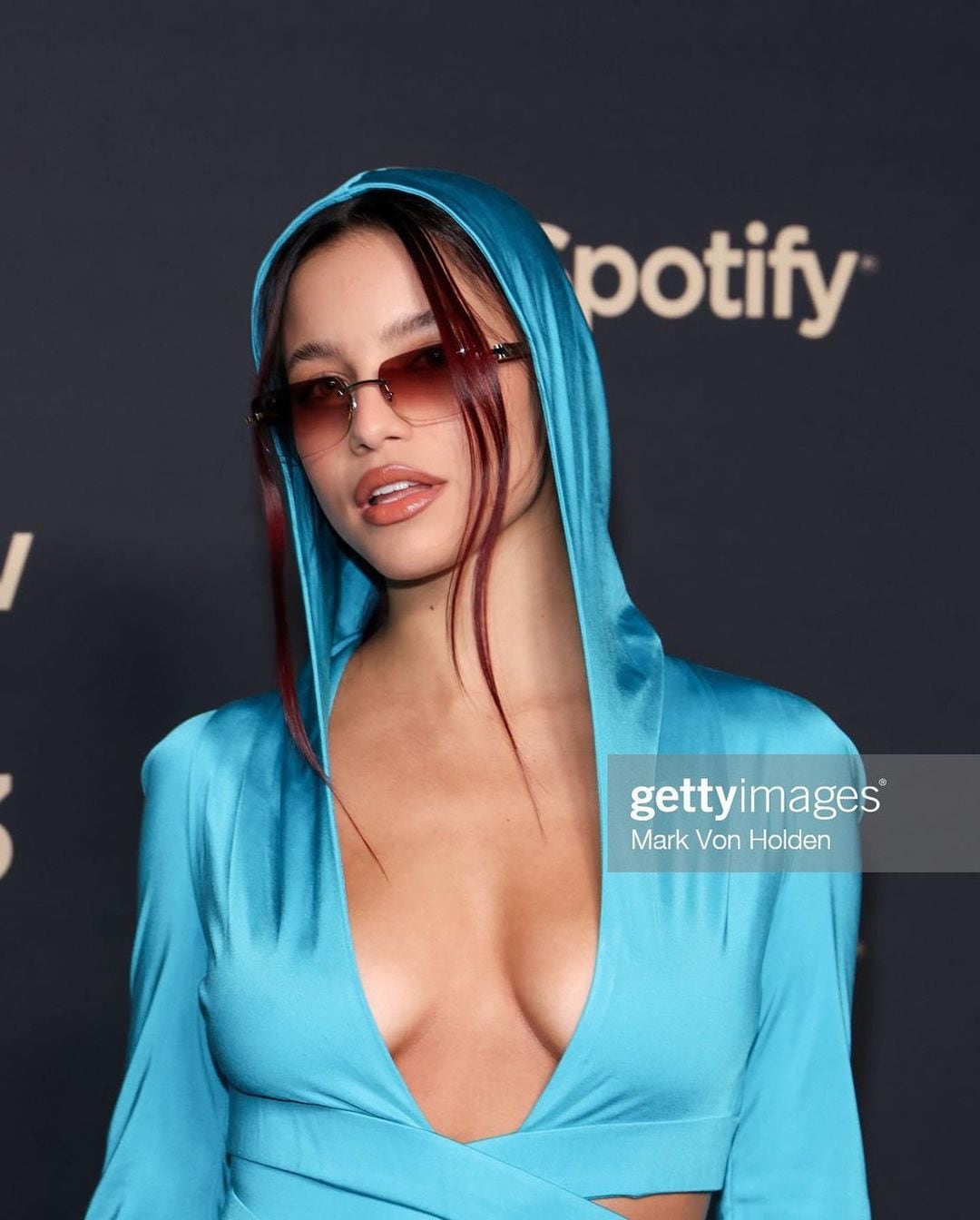 Emilia Mernes en una fiesta de Spotify.