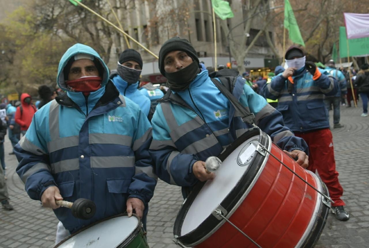 Marcha de ATE en Capital. Orlando Pelichotti / Los Andes