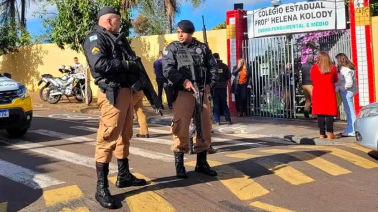 Las autoridades están investigando la motivación del atacante, que fue inmovilizado por un profesor. Gentileza: Unitel.