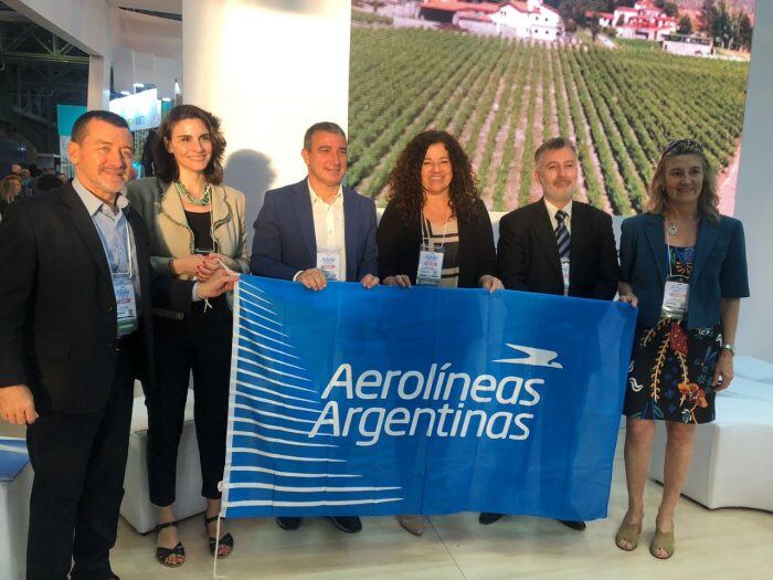 Parte de la comitiva argentina en Brasil. El vuelo que una Mendoza-Río será de Aerolíneas Argentina. Foto: Prensa Gobierno Mendoza