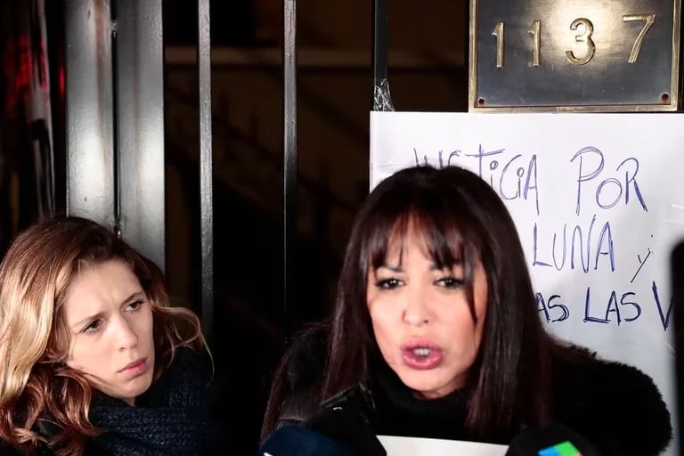 Las víctimas de Aníbal Lotocki dieron el presente en la marcha.