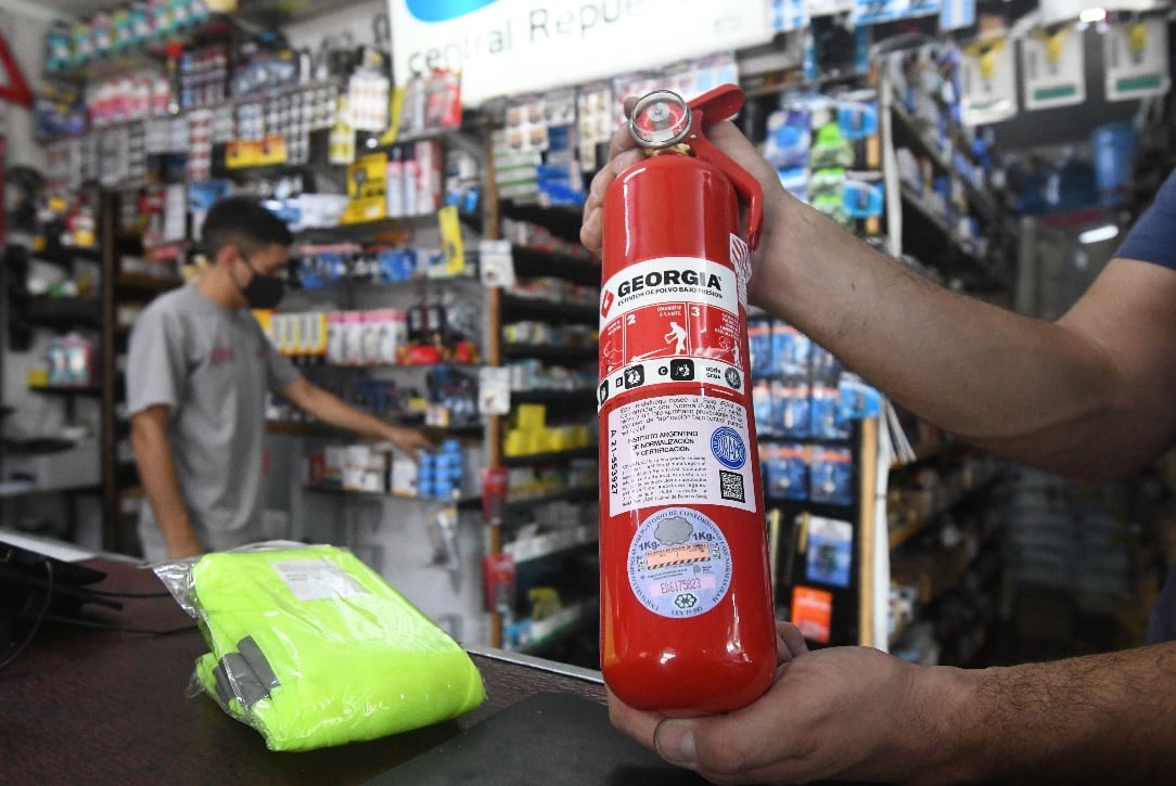 El kit de seguridad debe estar completo al momento de pasar la RTO y debe incluir matafuegos, balizas, botiquín y chaleco reflectivo.