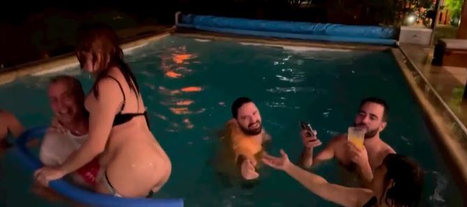 Lizy Tagliani protagonizó una escena en la piscina y lo tomó con humor.