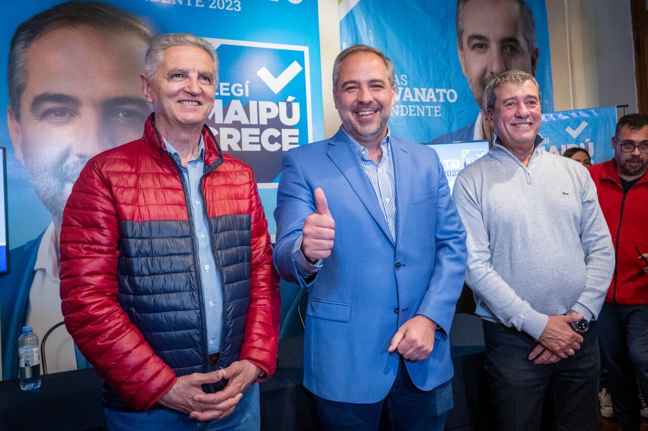 En Maipú, el espacio oficialista del Frente Elegí arrasó en las elecciones y Matías Stevanato fue reelecto como jefe comunal hasta el 2027

Foto: Ignacio Blanco / Los Andes 


