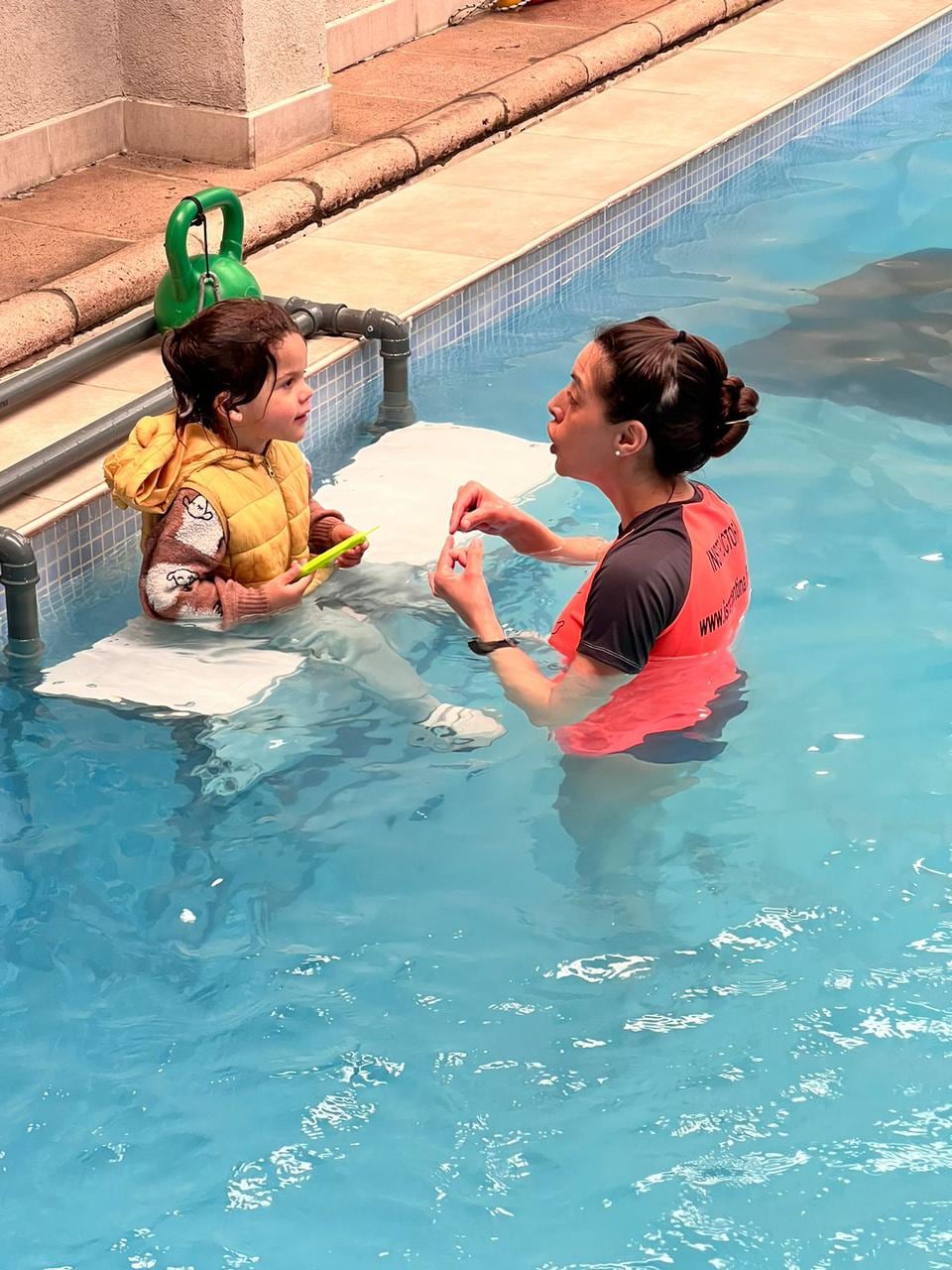 Valdeolmillos es la única instructora de cursos de autorescate para niños. | Foto: gentileza