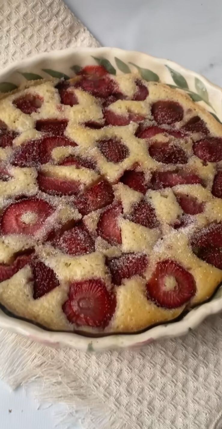 Torta suave de frutillas.