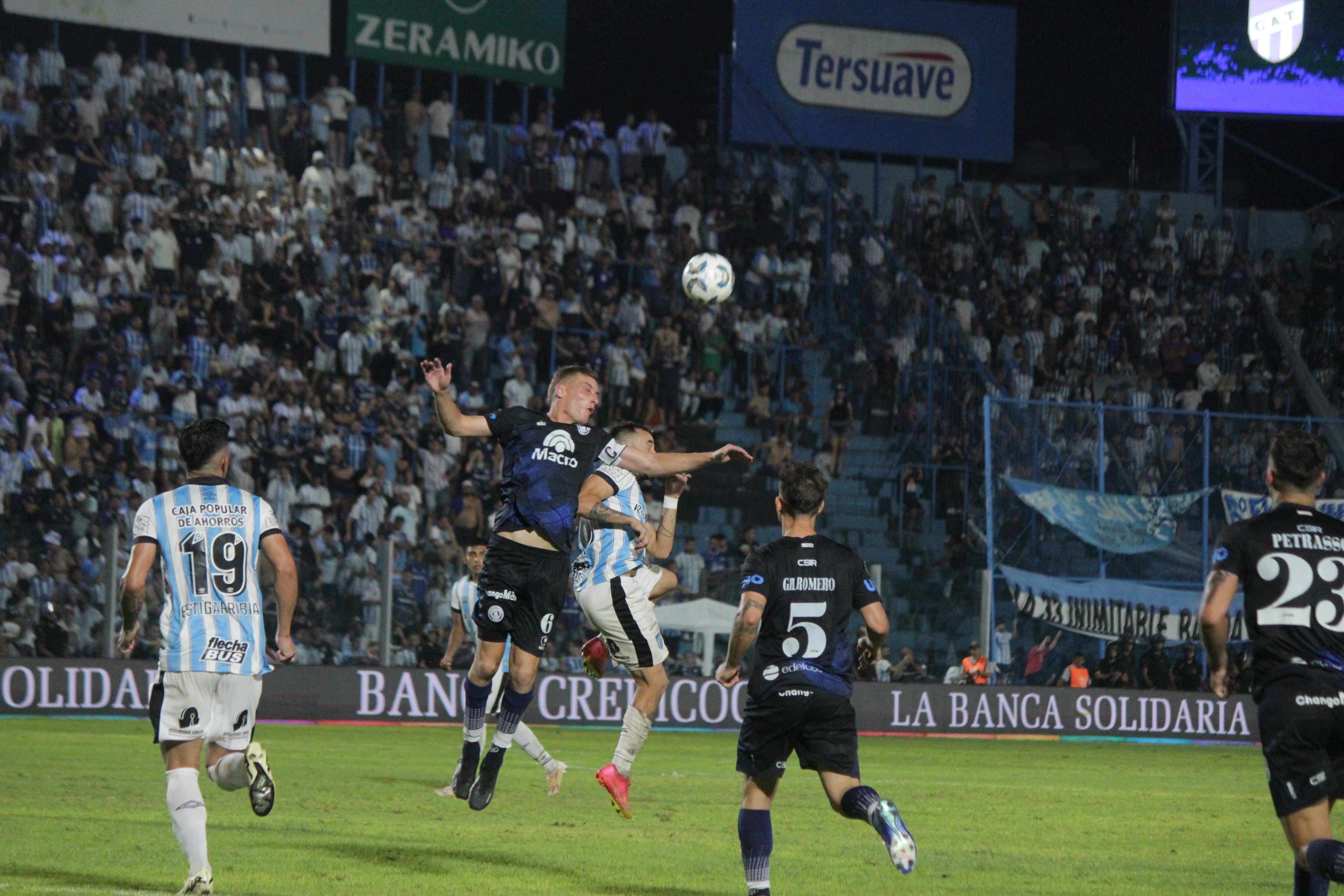 Los leprosos dieron lucha en el campo de juego, y lograron empatar en Tucumán.