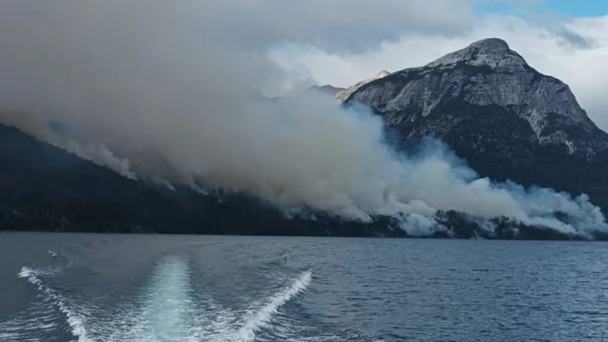 Incendio en el parque Nahuel Huapi