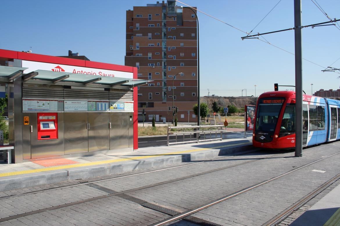 Un vehículo impactó en la estación de Metro Ligero de Sanchinarro