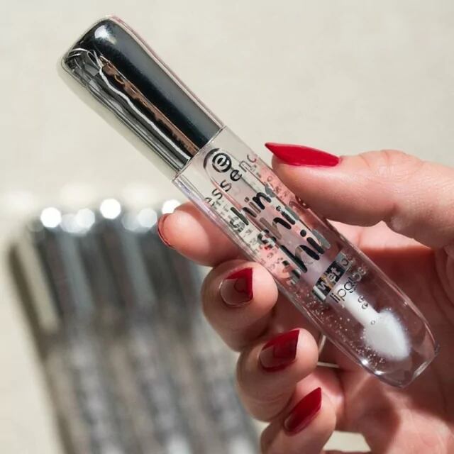 Extreme Shine Volume Lipgloss, Essence.