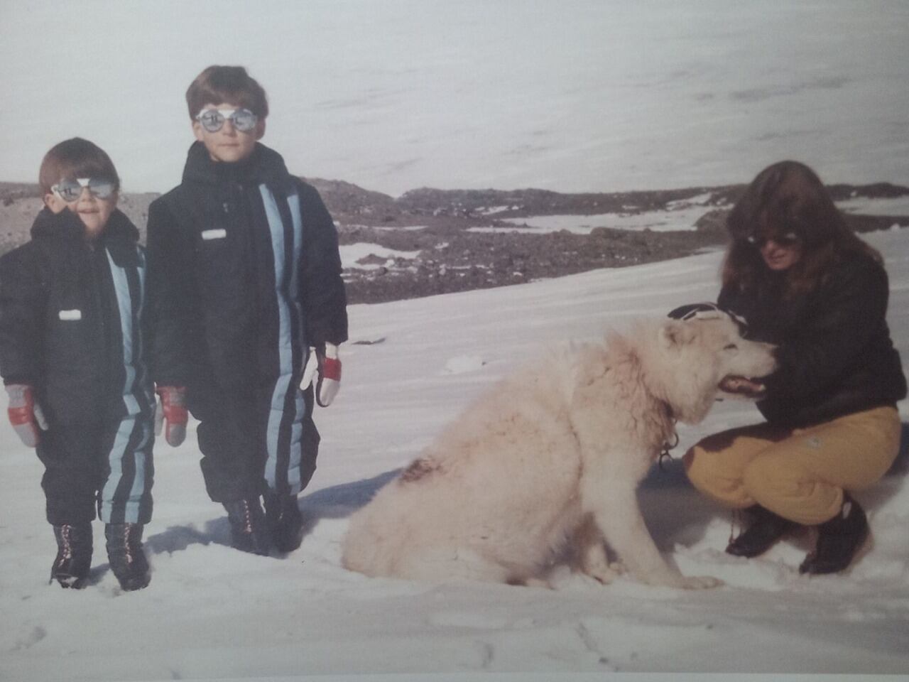 El mendocino Marcos Neirotti y su familia durante el año que estuvieron en la Antártida.