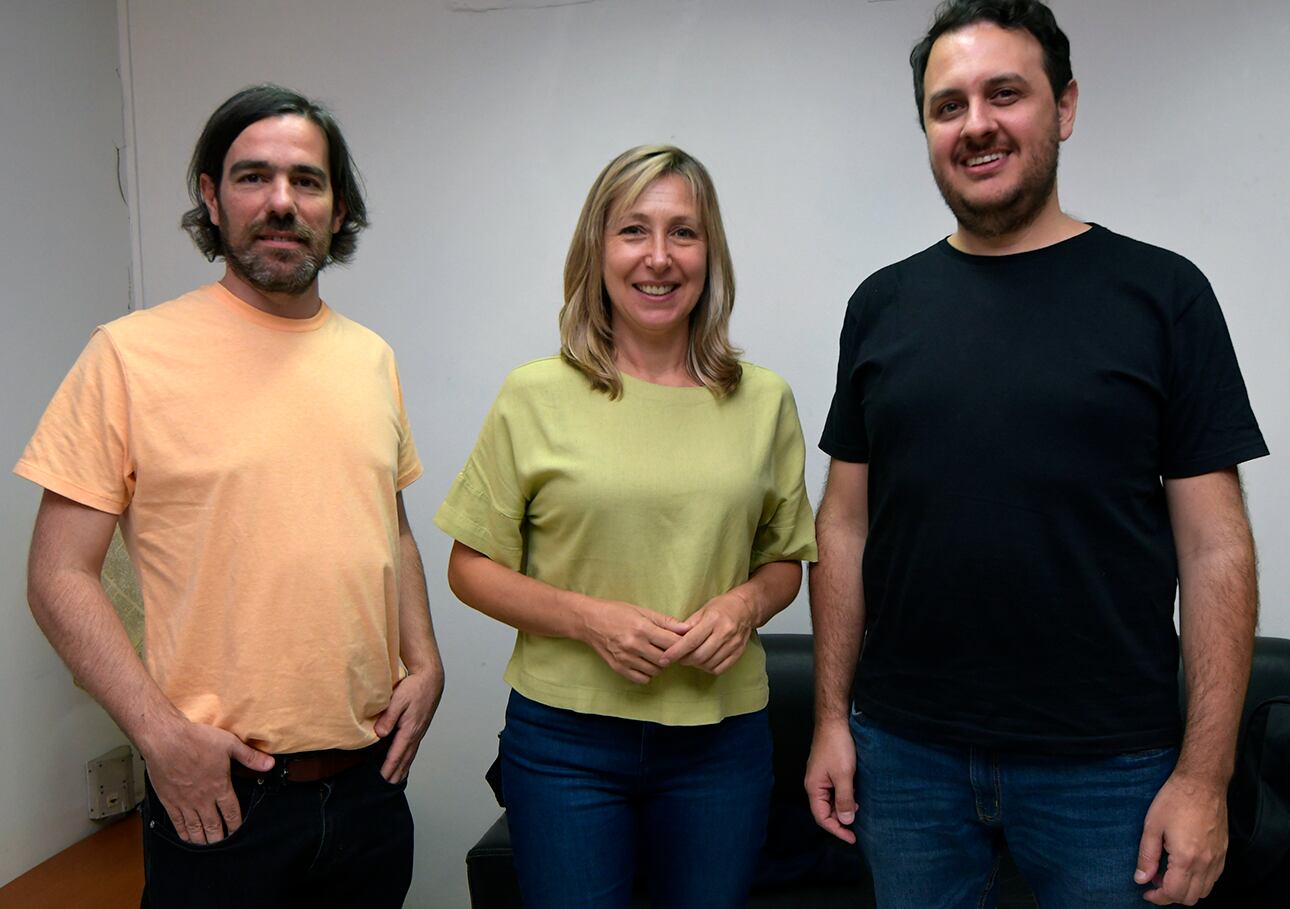 Los diputados nacionales y candidatos a presidenta y vicepresidente por el PTS - Frente de la Izquierda de los Trabajadores Unidos, Nicolás del Caño y Myriam Bregman, junto al precandidato a gobernador Lautaro Giménez 
Foto: Orlando Pelichotti