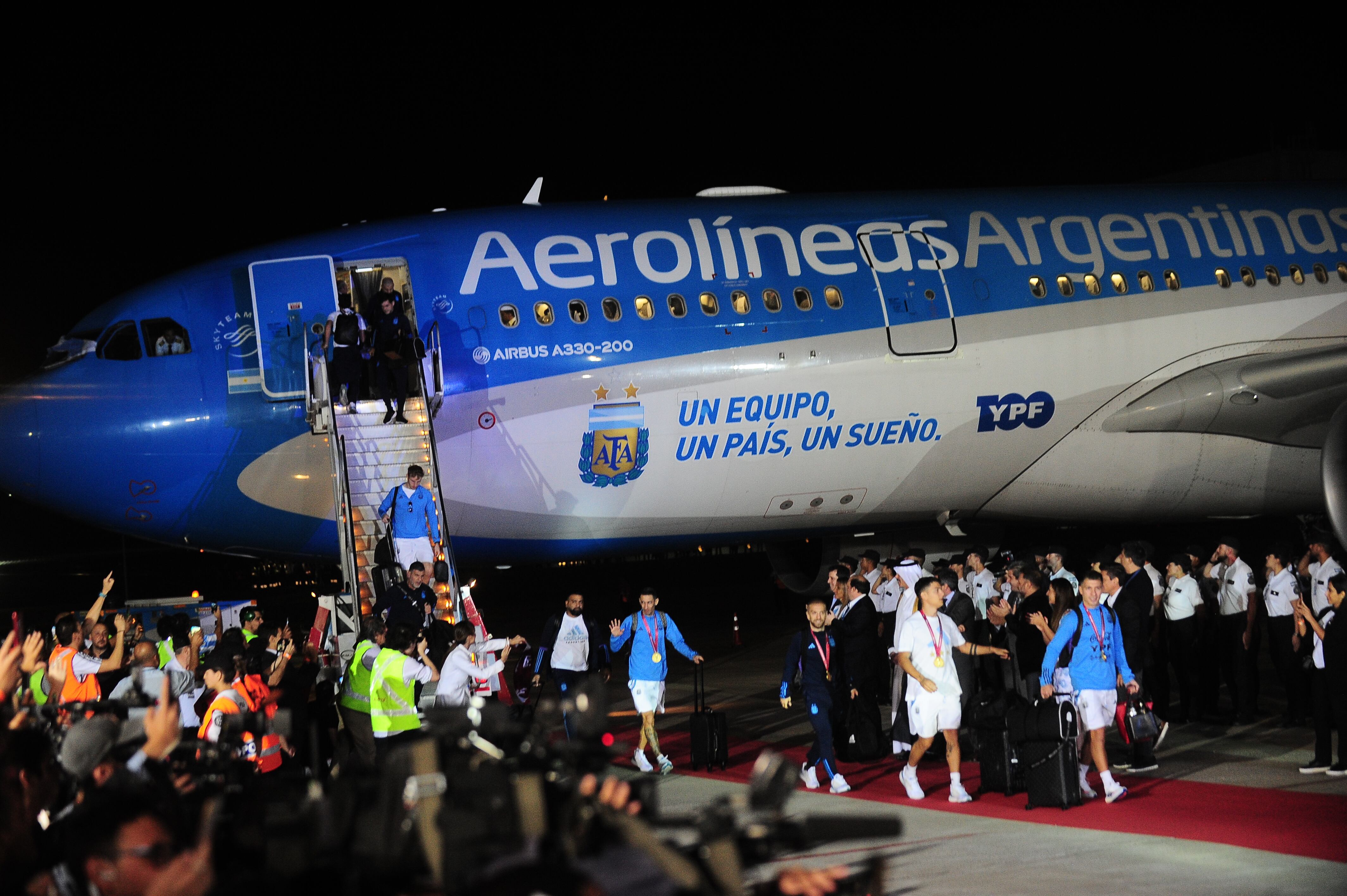 Así fue la llegada de la Selección Argentina al país. / Foto: Clarín